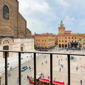 Apartment Immobo Domus - Piazza Maggiore View, Bologna